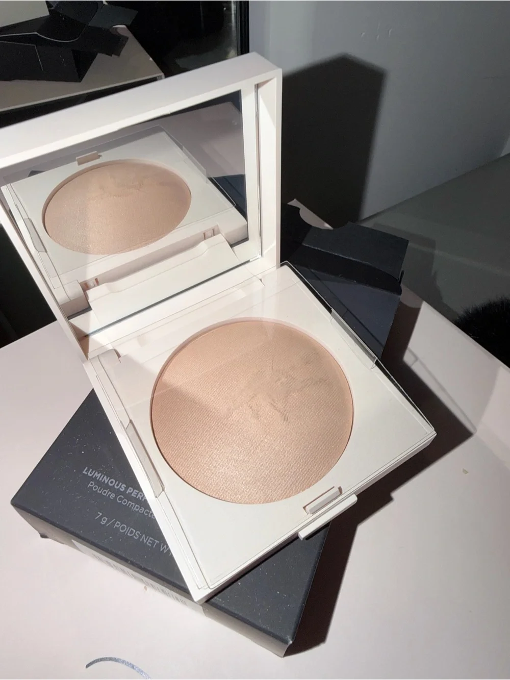 laura mercier Luminous Pressed Powder - Champagne
